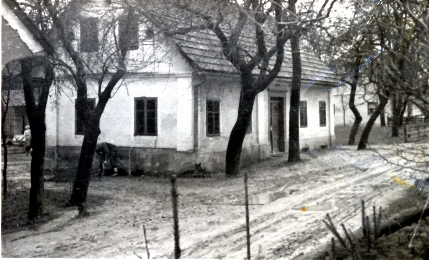 Rojstna hiša  Josipa Lesarja v Hrovači (Lastnik: Vera Lesar).